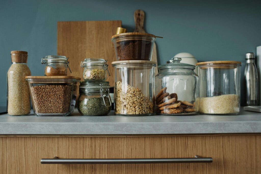 small apartment kitchen organization